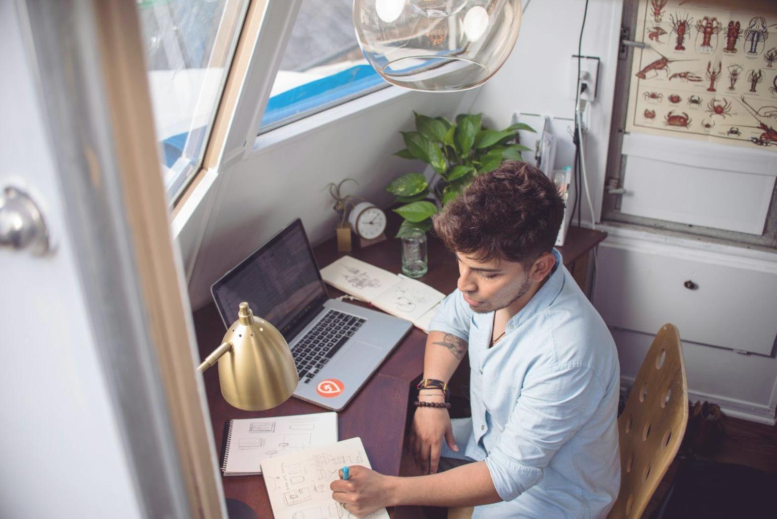 Graphique illustrant les stratégies d'investissement et la planification financière pour les étudiants canadiens