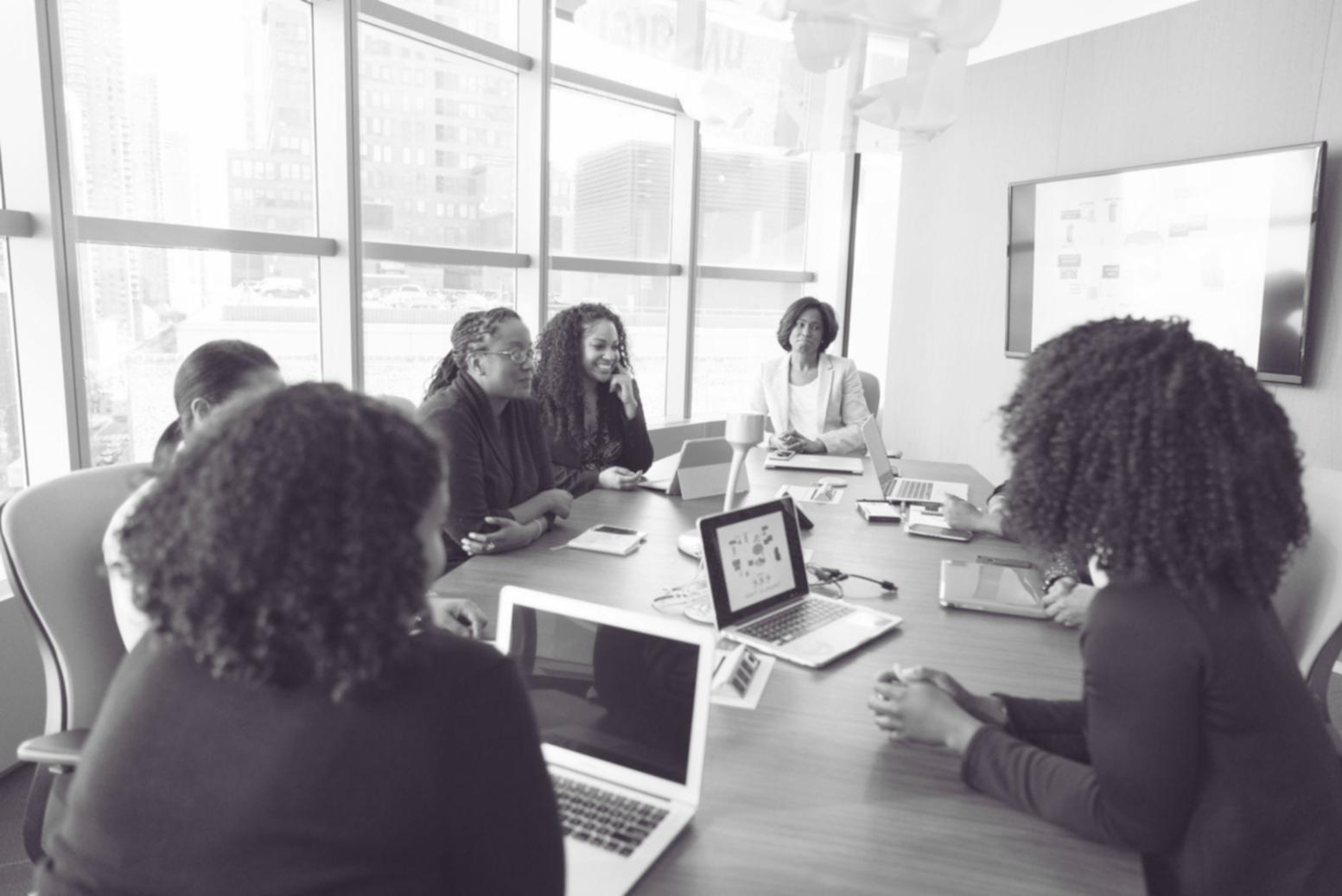 Analyse de données financières et graphiques d'investissement